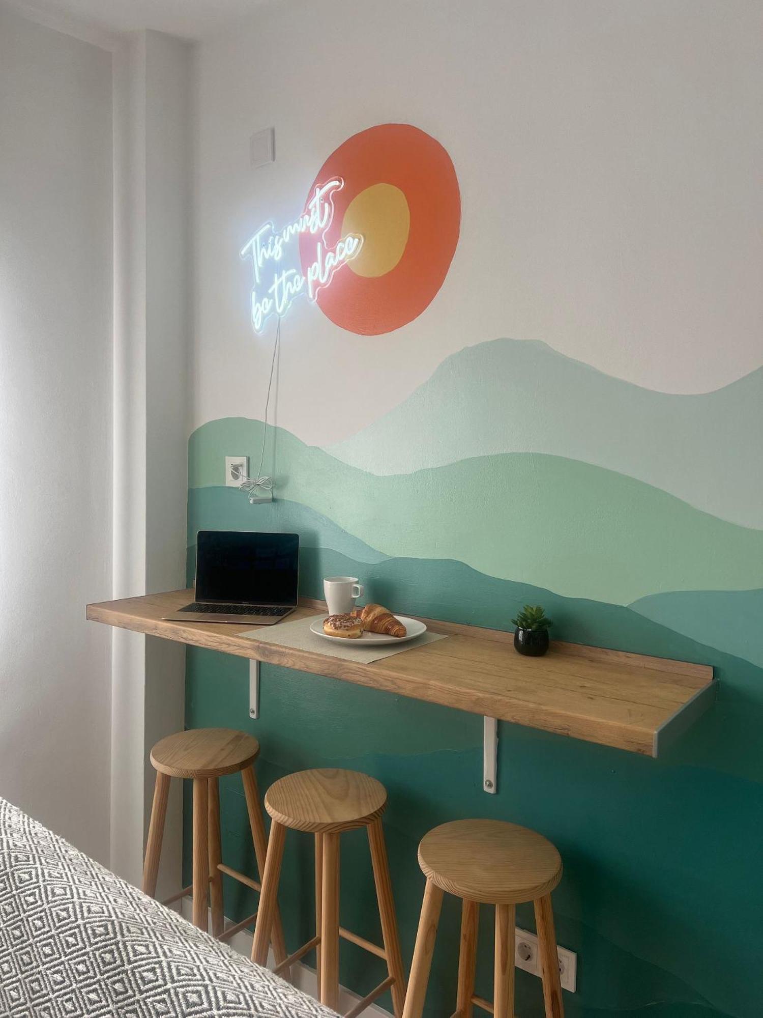 5 Mins From El Palo Wifi & Ac Apartment Malaga